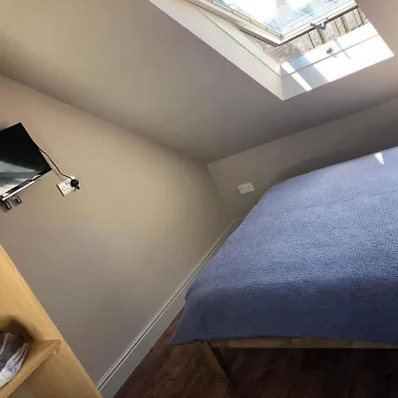 Mornington Apartment